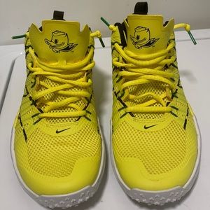 University of Oregon Ducks TR1 Nike shoes. Like new! Mens9.5